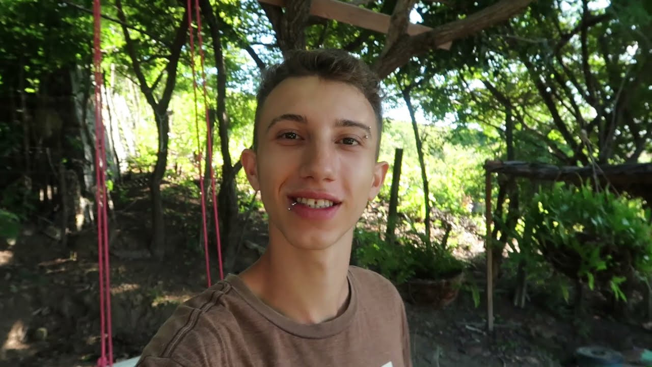 O QUE EU LEVO NO MEU MOCHILÃO DE 1 ANO