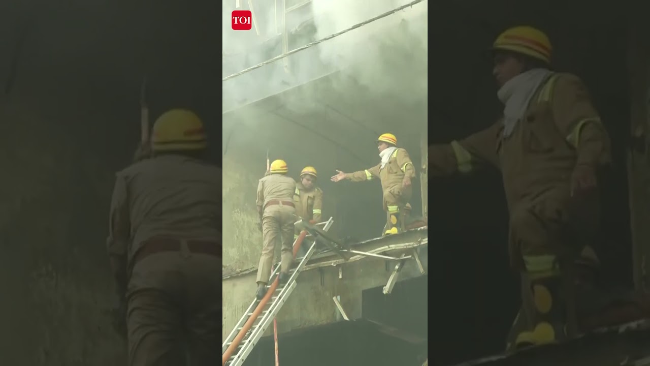 WATCH: Massive Fire Breaks Out At A Coaching-Cum-Gaming Zone In Lucknow's Aliganj Area #LucknowFire