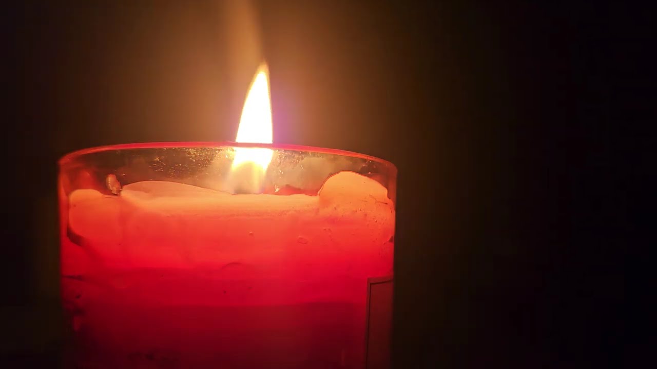 Une bougie d'espoir dans la nuit la plus sombre                      شمعة امل وسط ليل معتم