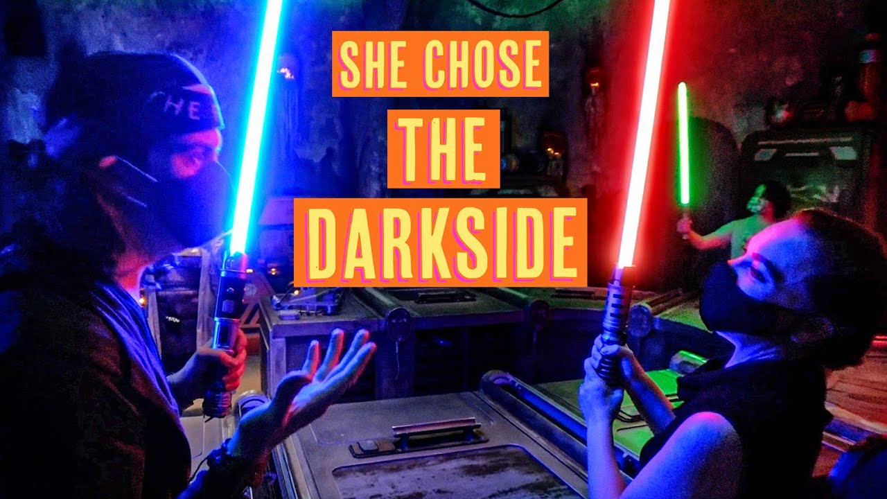 Наконец-то собираем световой меч Savi's Workshop на краю галактики | День открытия Диснейленда 2021