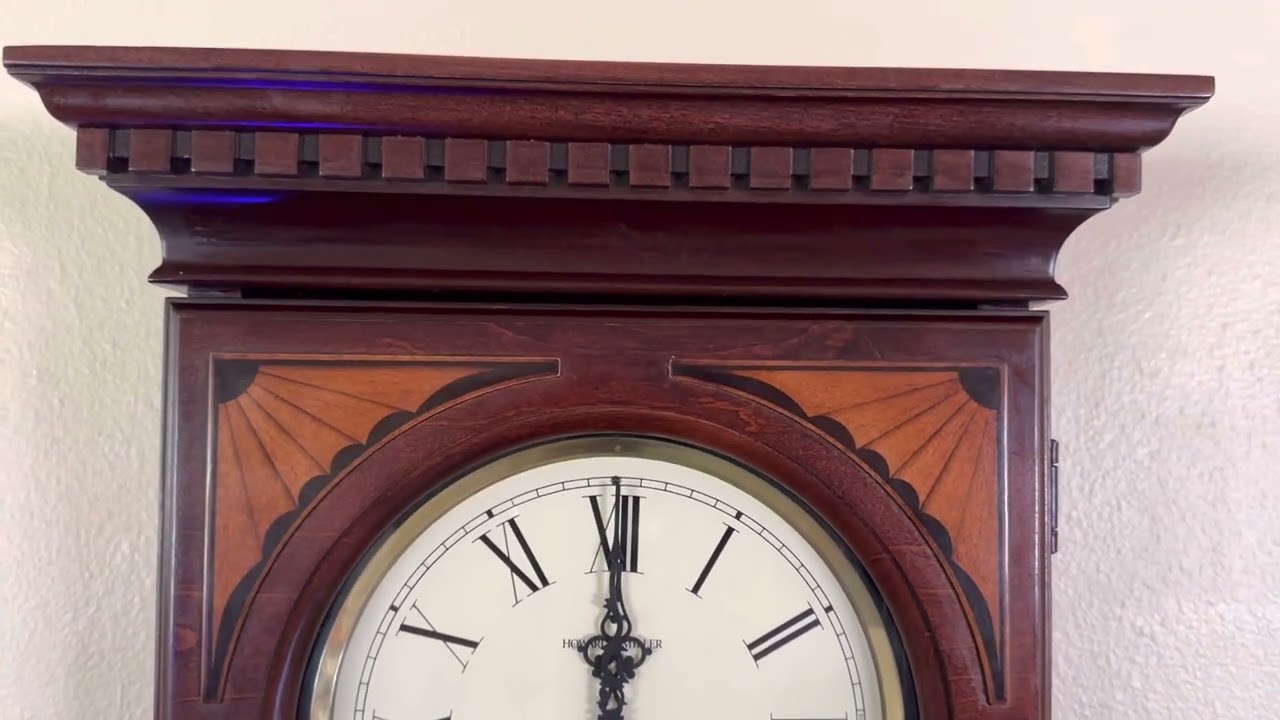 HOWARD MILLER Ambassador Collection Wall Clock . Model 613-637.