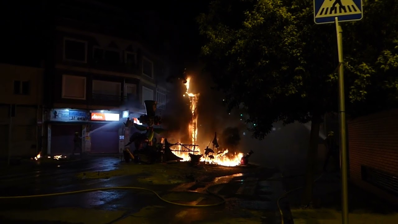 Fallas de Elda 2025 - Cremà Falla Trinquete