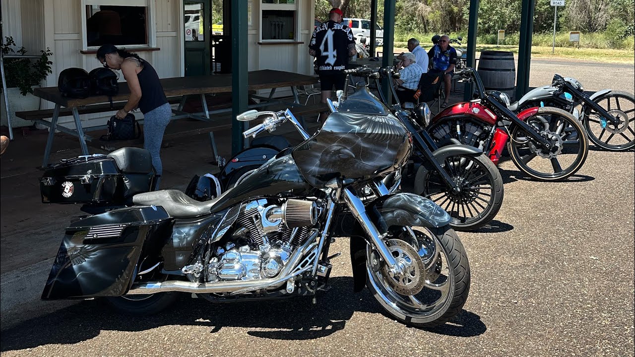 Out with the boyz for a weekend ride 💨💨💨 #vrod #brotherspeace #roadglide #bagger #thecrow 