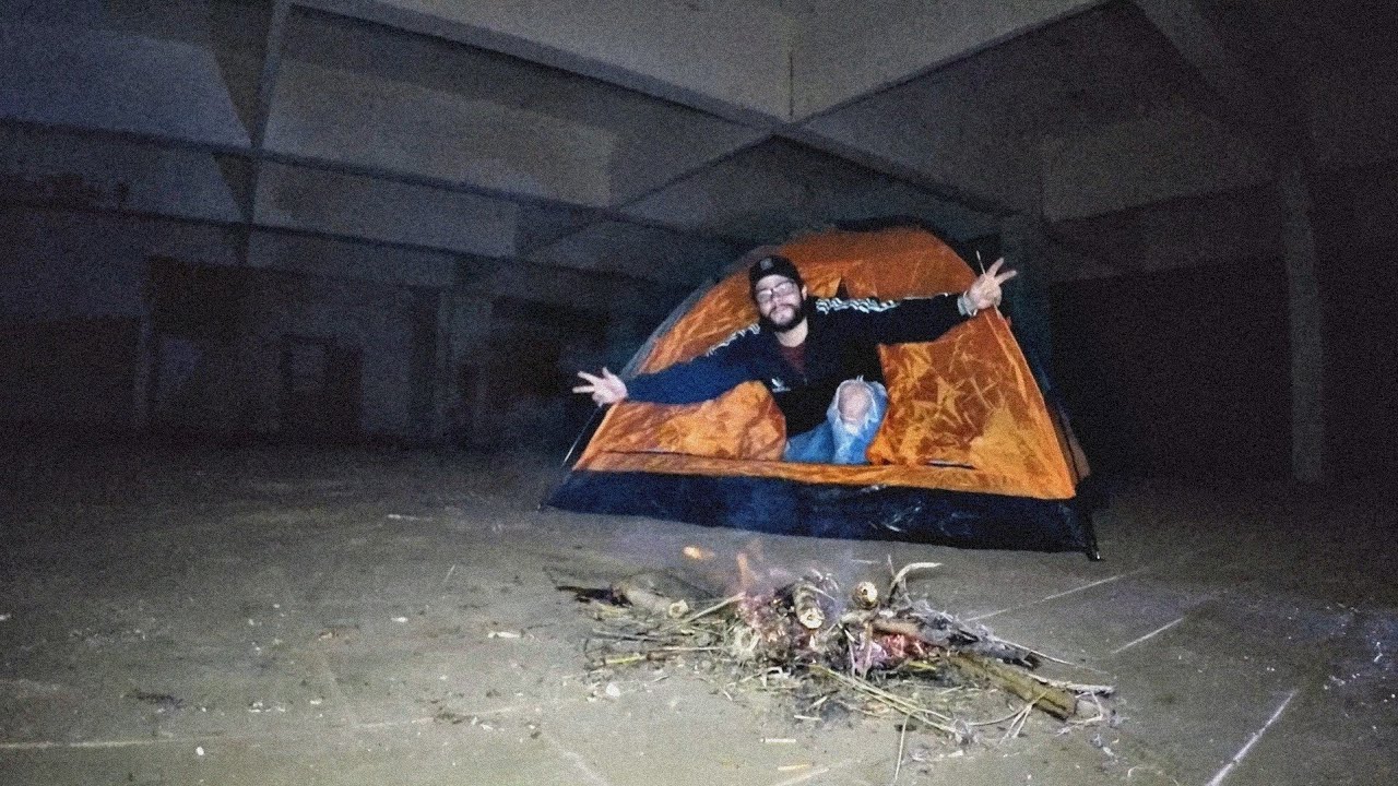 ACAMPEI EM UM LUGAR ABANDONADO !