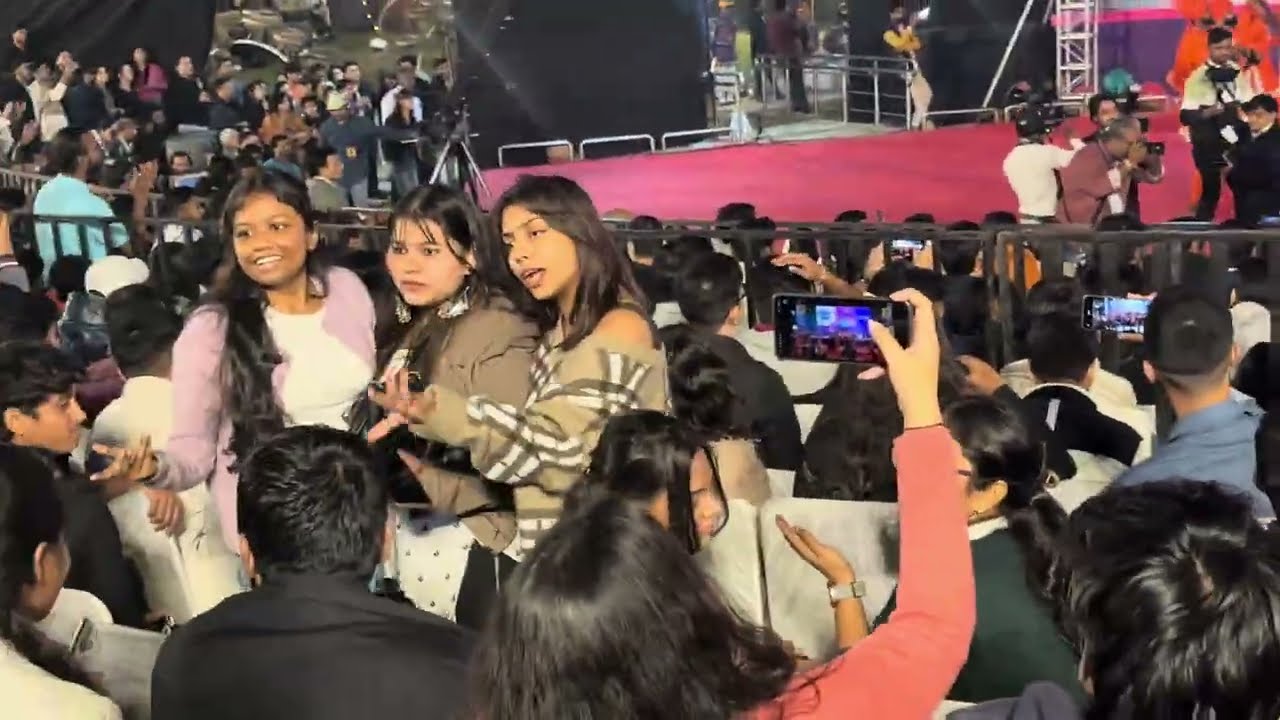 Connaught Place Me Kiya Sapero Ne Dance😄| Full Josh Me Kia Sapero Ne Dance | Connaught Place Delhi