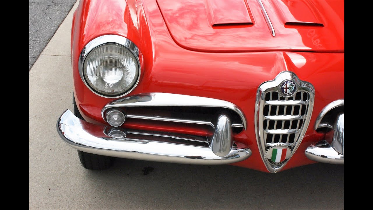 1961 Alfa Romeo Giulietta Spider Veloce - Walkaround and drive - Nice exhaust note