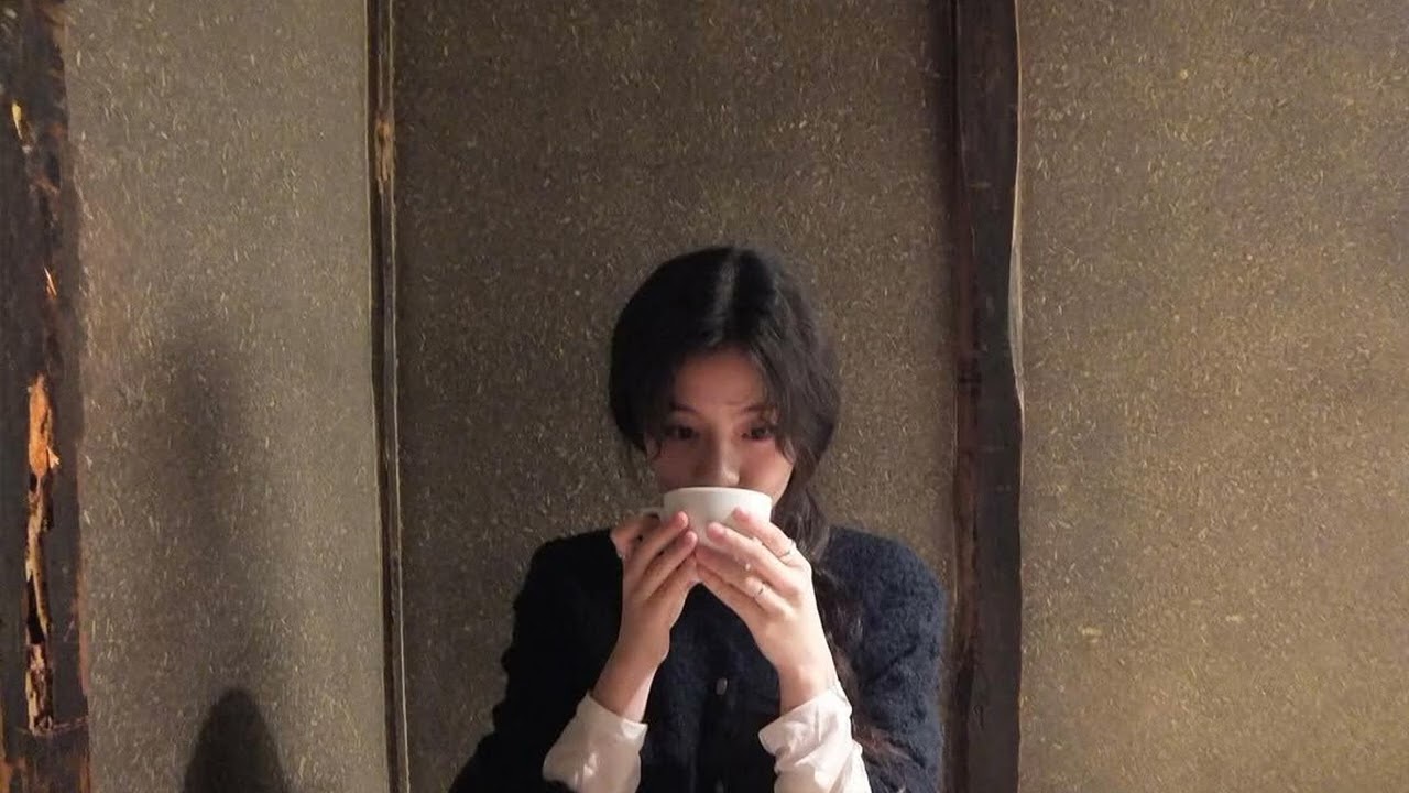 따스한 차 한 잔의 위로 (Comfort of a Warm Cup of Tea) – Mi.Hwang | 미황