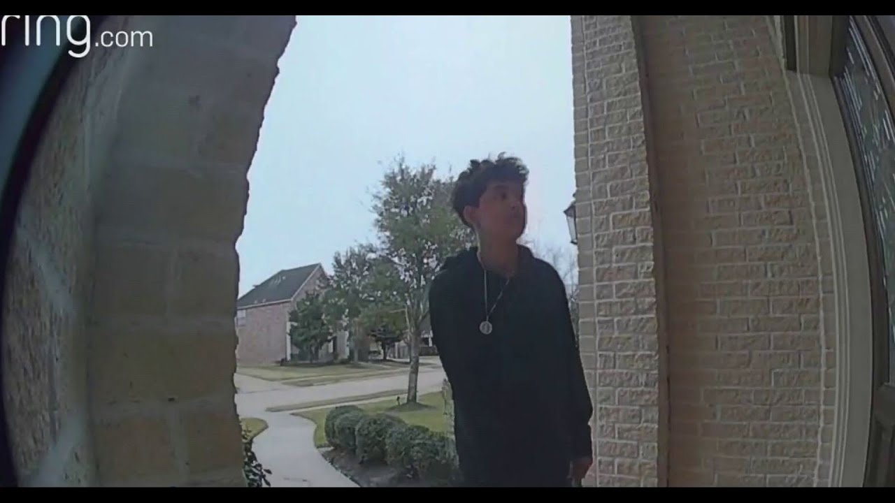 Home invasion, robbery in Pearland caught on camera; 4 suspects still on the run: Police