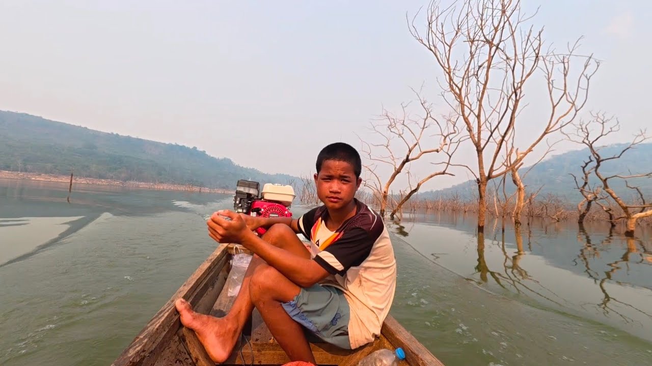 ນຳສິ່ງຂອງເລັກນ້ອຍໃຫ້ຊົນເຜົ່າບຣູ//น้ำสิ่งของเล็กน้อยให้ชนเผ่าบลู Dong Una