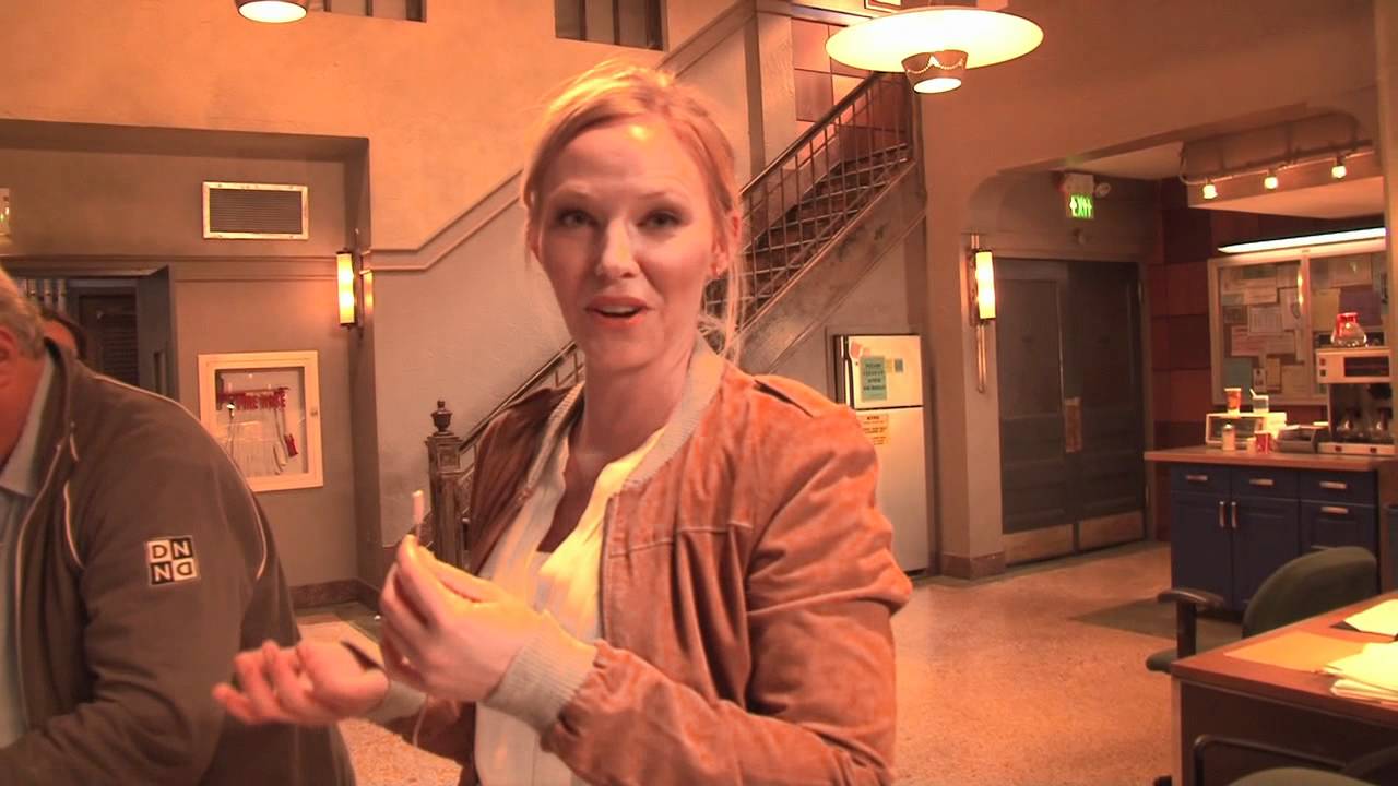 Kelli Giddish : Amanda Rollins First Day | Law & Order: SVU