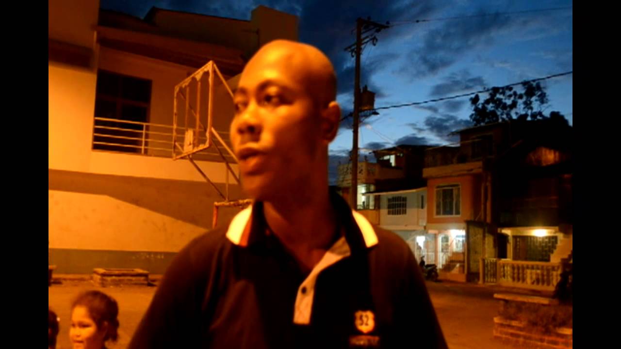 Cine al barrio -  documental - Tumaco -  Barrio /    Avenida  las Palmas 2013