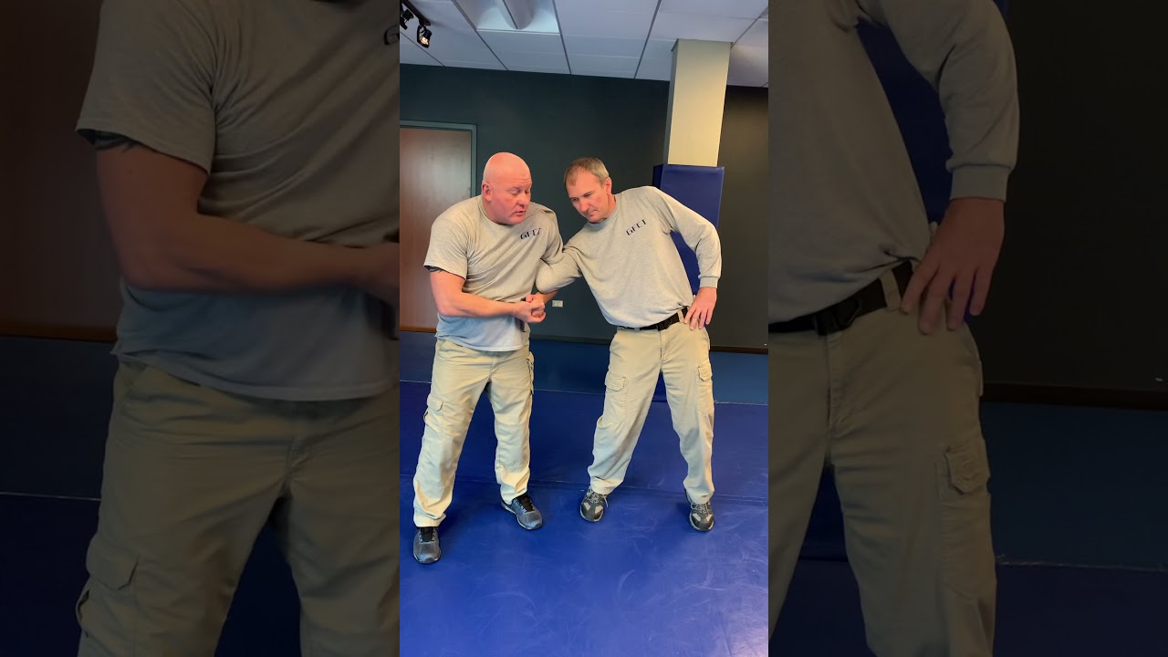 Rear shoulder grab/straight arm lock to &ldquo;L&rdquo; arm lock takedown