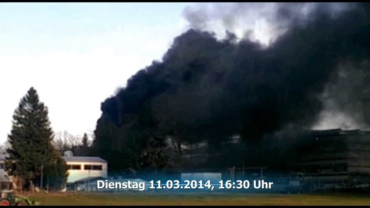 Schwarze Rauchwolke &uuml;ber Memmingerberg, Dienstag 11.03.2014