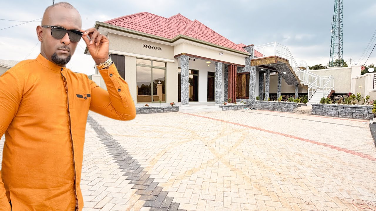 KUGISOZI HUZUYE AMAZU ARI MUBUSO BUNINI  KANDI ADAHENZE YEGEREYE MUMUJYI