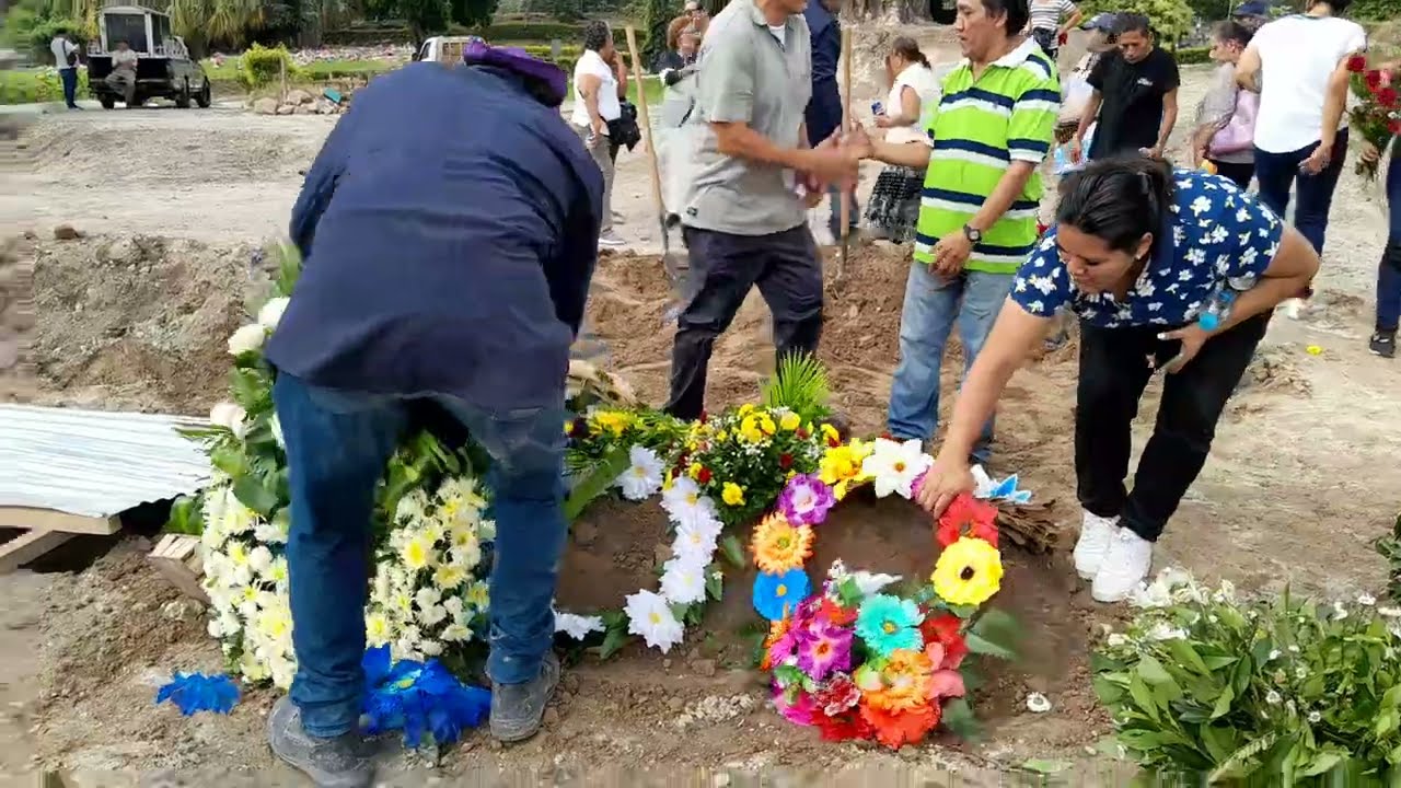 🥺EN EL CEMENTERIO LA BERMEJA DANDOLE EL ULTIMO A DIOS A CANDADITO😔😔
