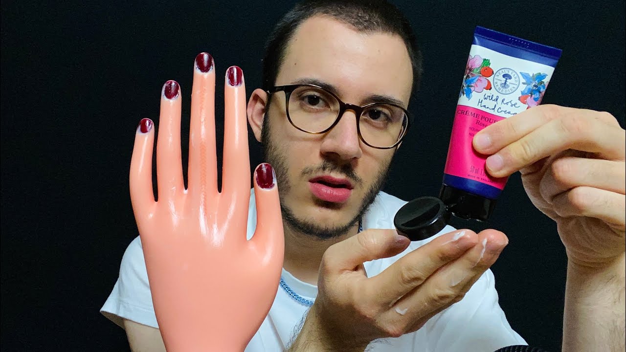 ASMR ITA Massaggio Alle Mani Per Te Roleplay