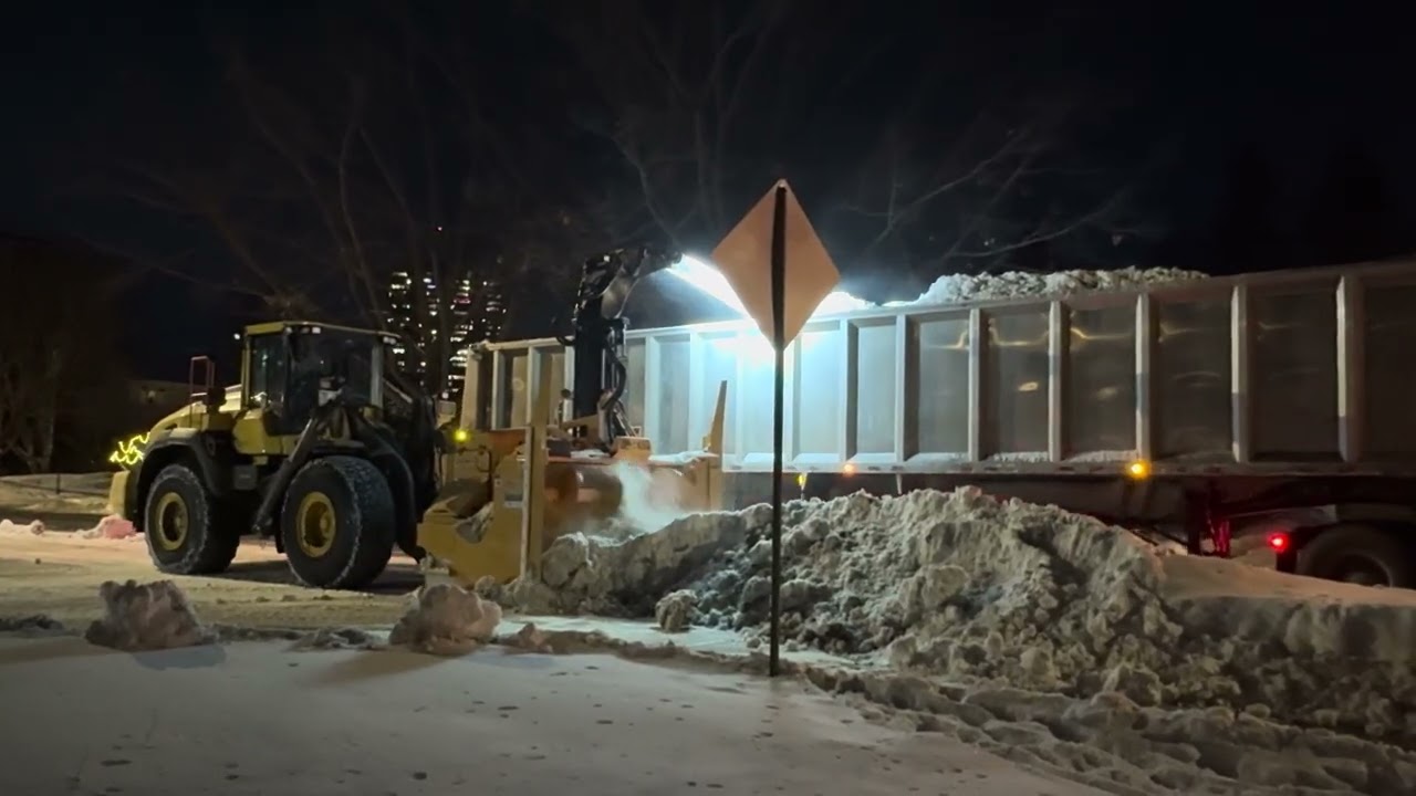 Snow removal operation along Sherbourne Avenue 