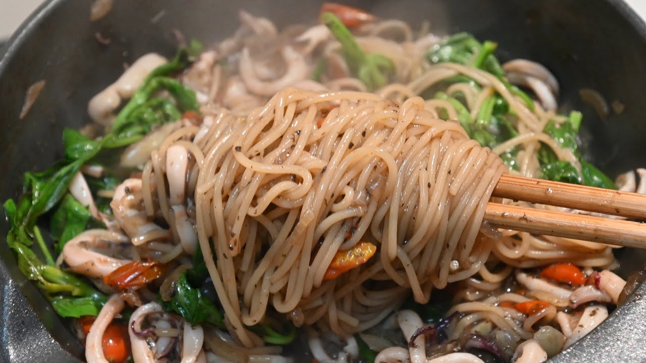 Truffle Pasta with Squid 🍝🦑