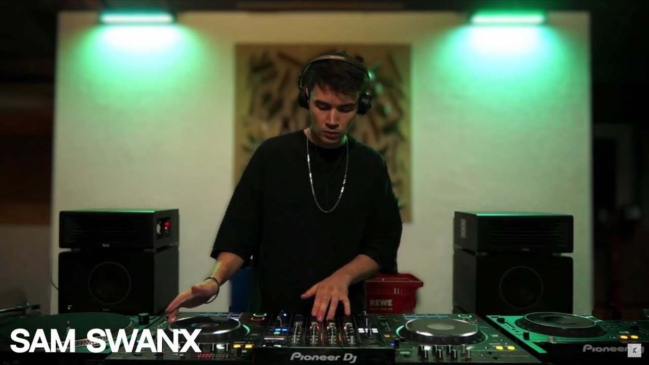SAM SWANX - HYPNOTIC TECHNO SET - BERLIN - SPHYNXCAST IV EPISODE III - TRIG SHOWCASE