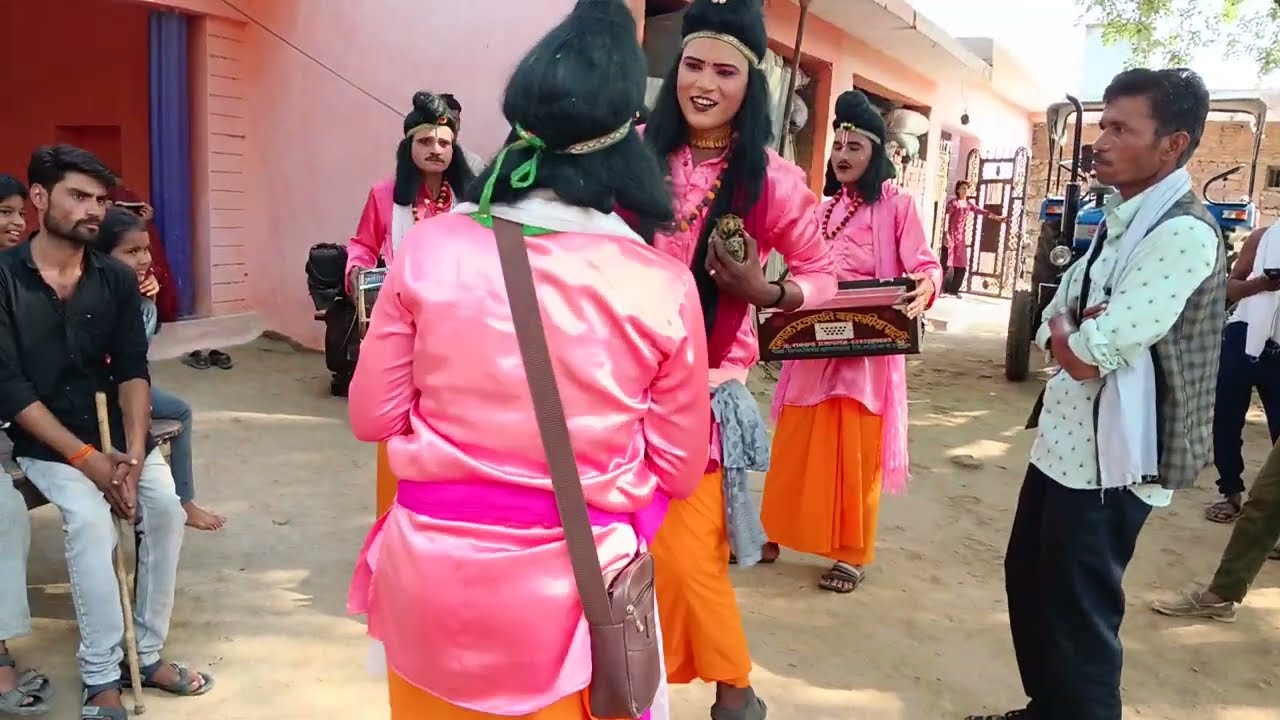 Rampal ki party dekho maja  aayega😜💯🤣 bahrupiya bundeli program #funny  dance video 