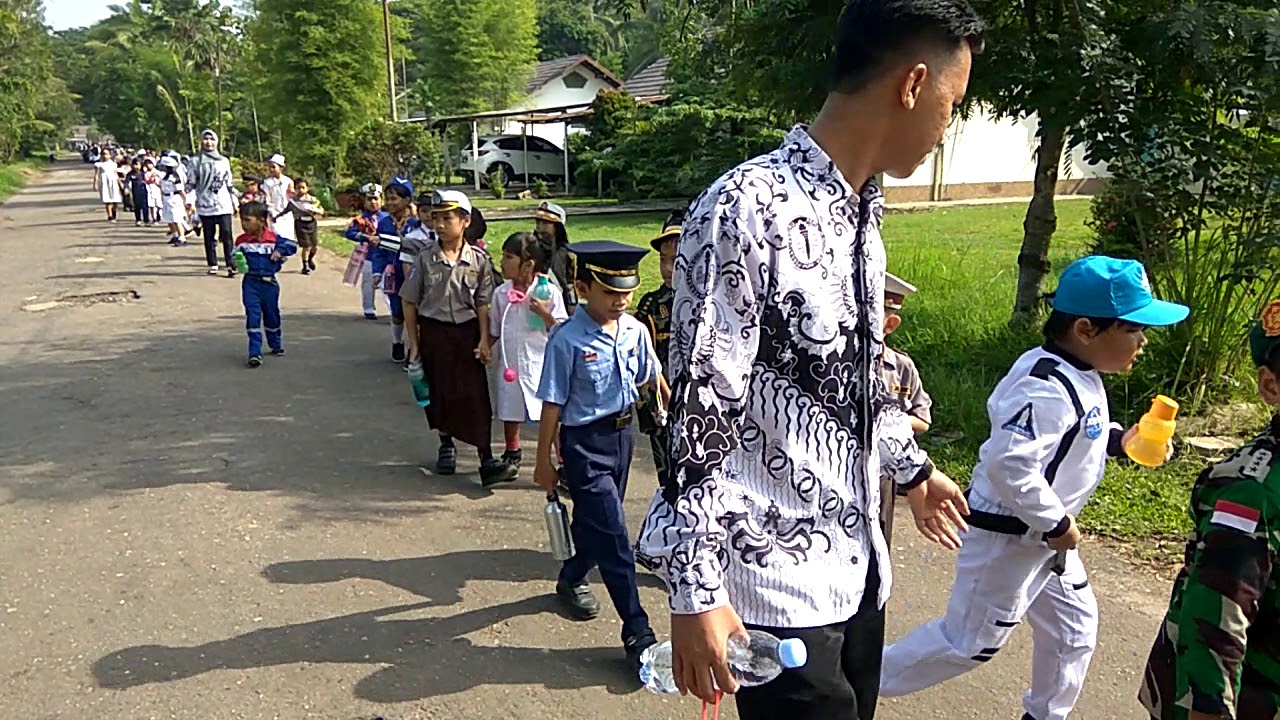 Karnaval hari pahlawan SD PLUS MURUNGPUDAK