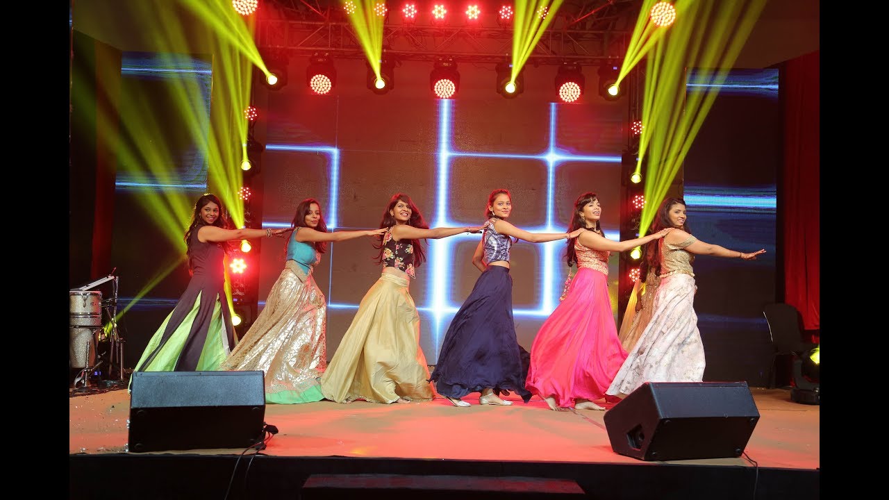 Drama Queen | Girls Like To Swing | Bride and Girlfriends Dance | Dancamaze | Sangeet Dance
