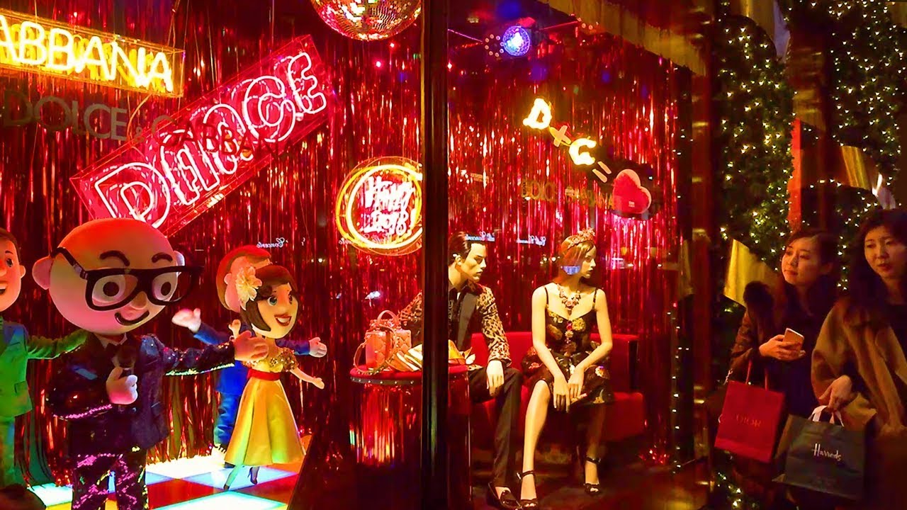 LONDON WALK | Harrods Lights and Christmas Window Display by Dolce&Gabbana | England