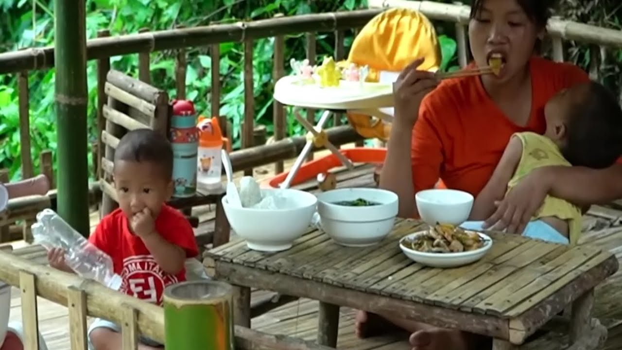 She Fights Alone Single Mom&rsquo;s Struggle to Feed Her Two Children