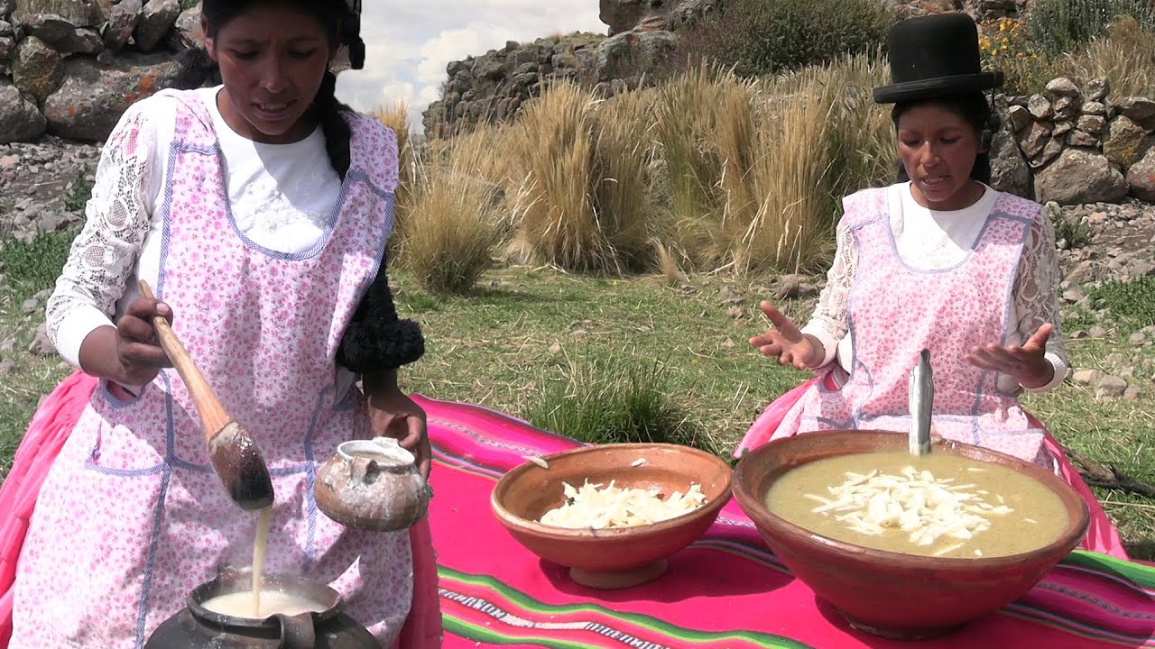 COCINANDO MAZAMORRA DE QUINUA CON QUESO A FOGÓN EN EL CAMPO - CHOLITA JULIA