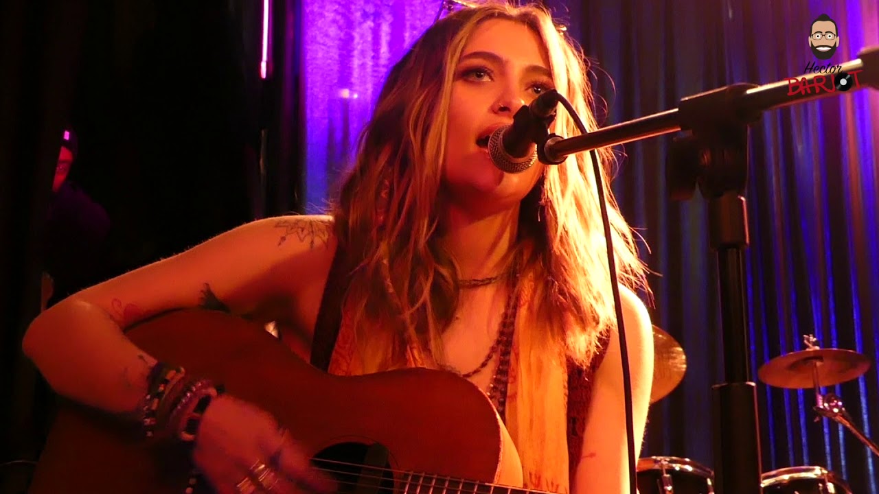 Paris Jackson in concert in Paris! The SoundFlowers