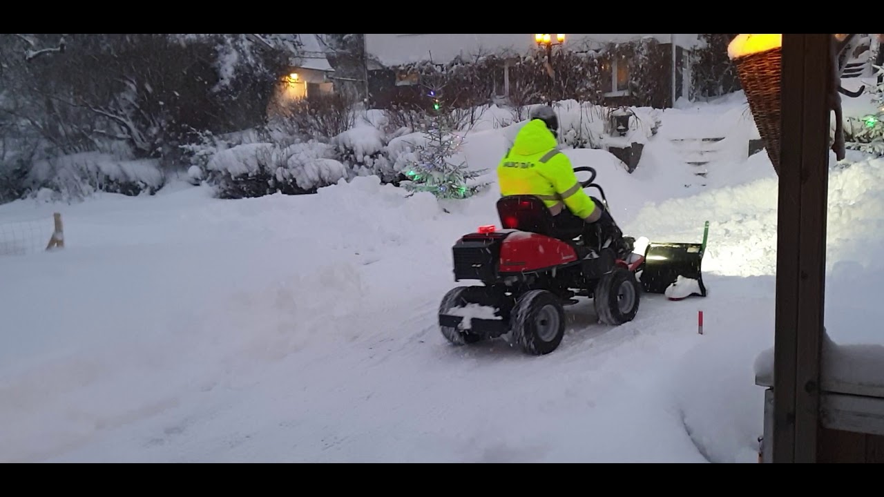 Jonsered fr 2216 snöplogning