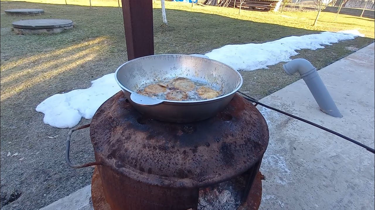 Жарим сыроежки на печке. Fry russula on the stove.