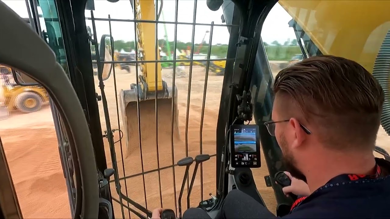 Caterpillar 352 next gen IN CAB