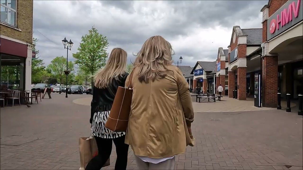 Virtual Walk - Two Rivers Shopping Centre - Staines-Upon-Thames, Surrey, UK - May 2022 | kittikoko