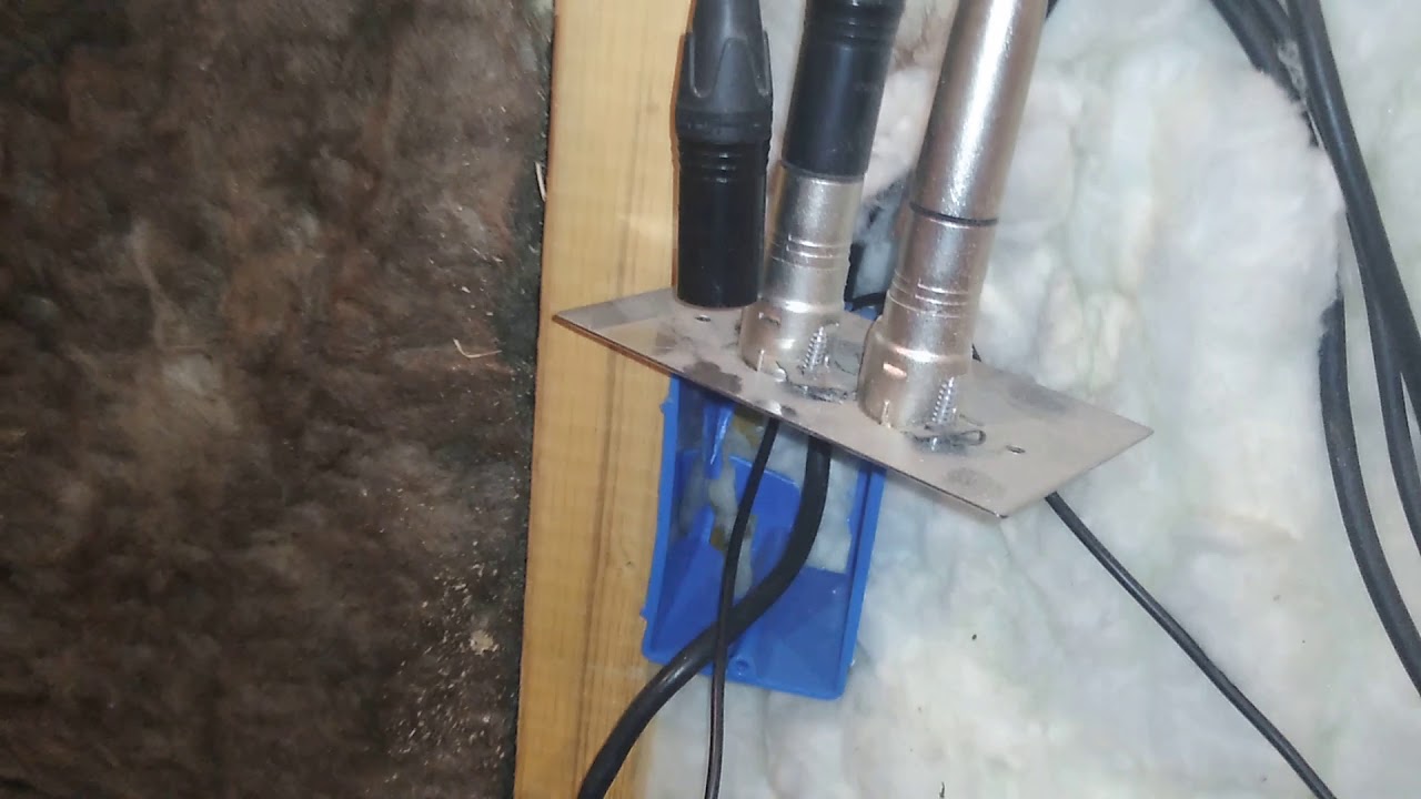 Recessed audio and video wall mounted plug in setup