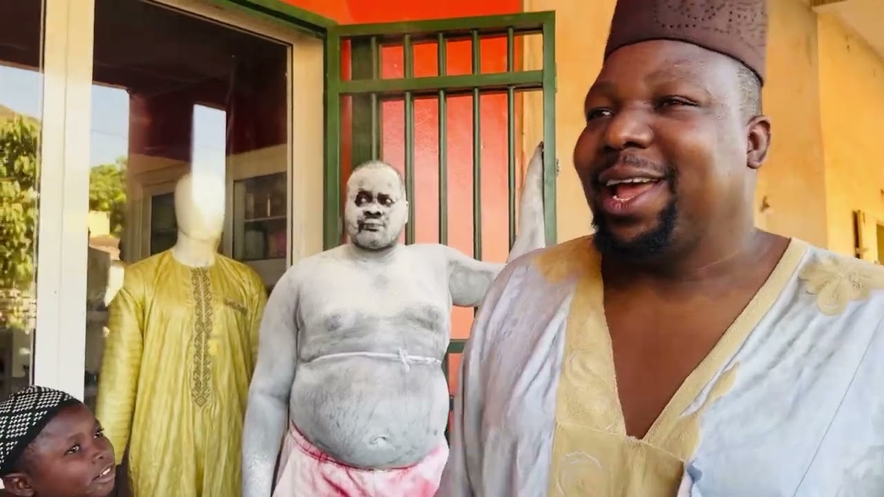 Aah ni statuenii kloo len doo hein… (Vidéo 2023)