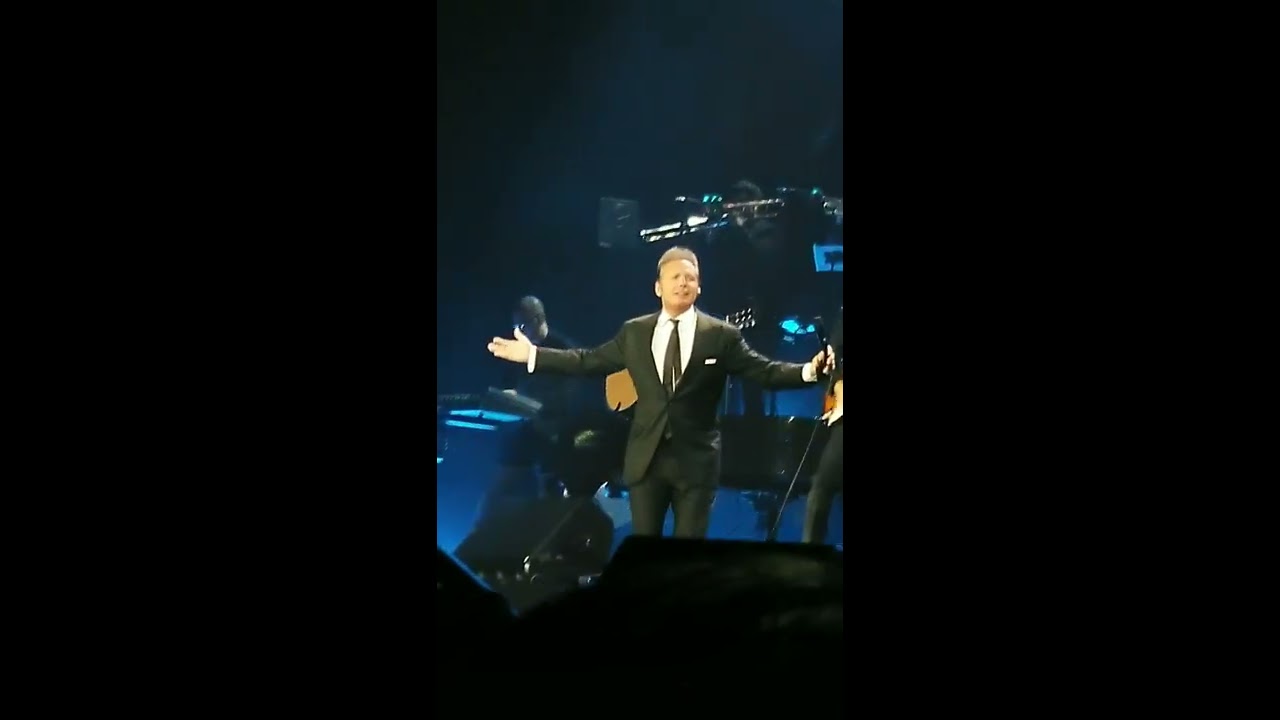4k Luis Miguel Best Vocals Chicago May 23th 2018 Allstate Arena.