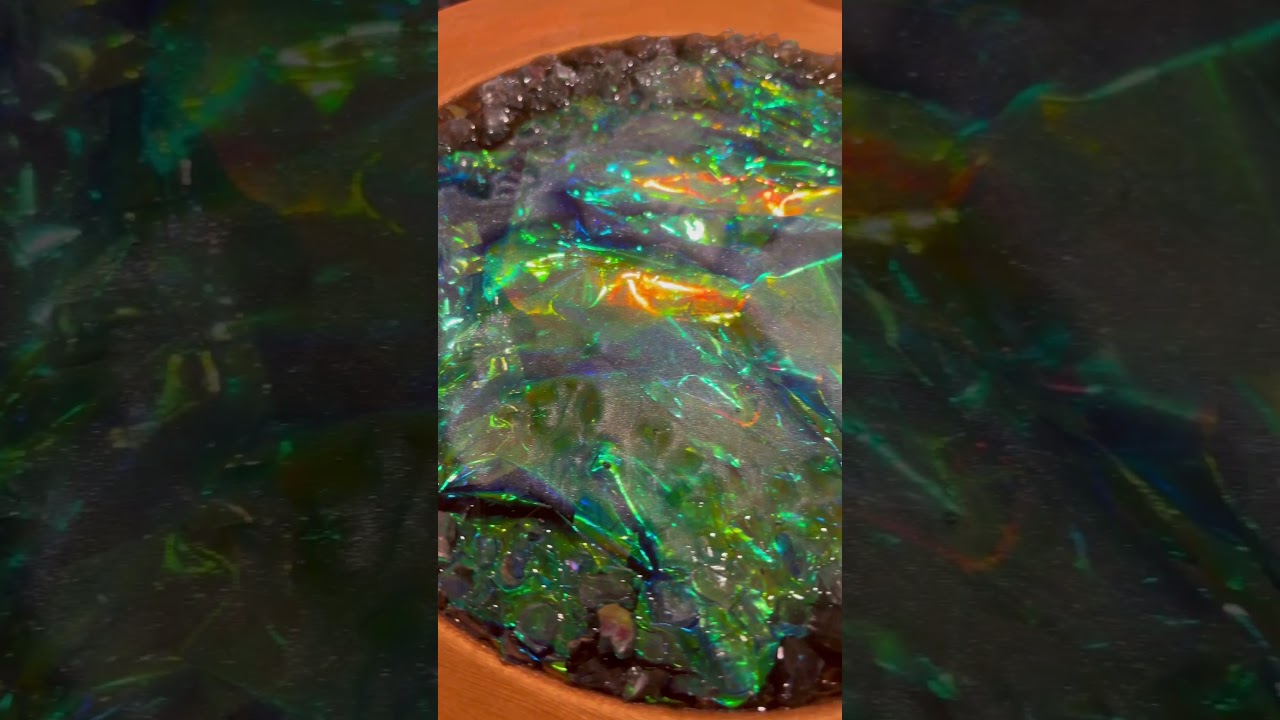 Here&rsquo;s a closer look at my resin opal geode