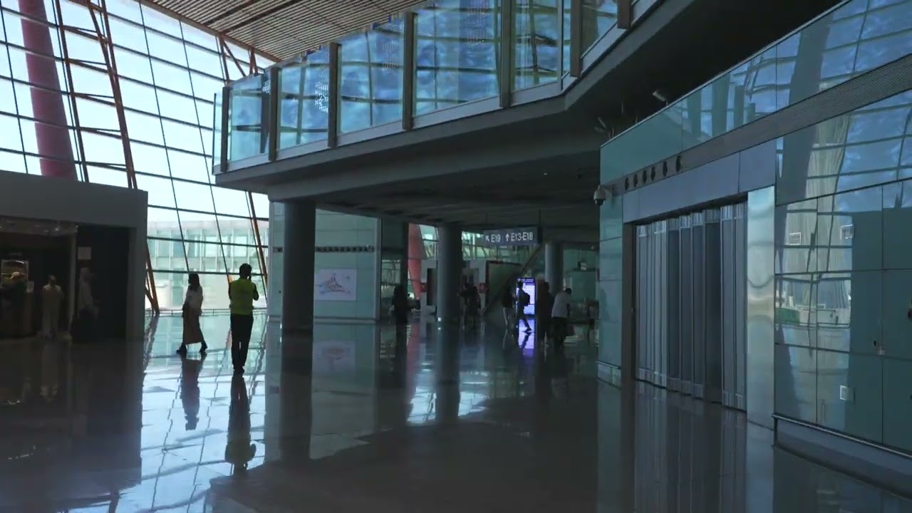 China, Bejing Capital International Airport, 1X escalator - going down
