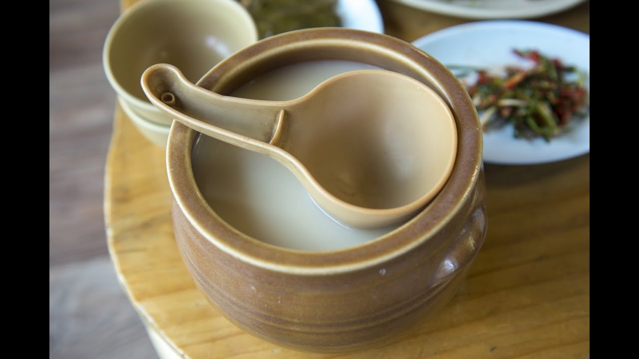 What is Makgeolli, the traditional Korean liquor?