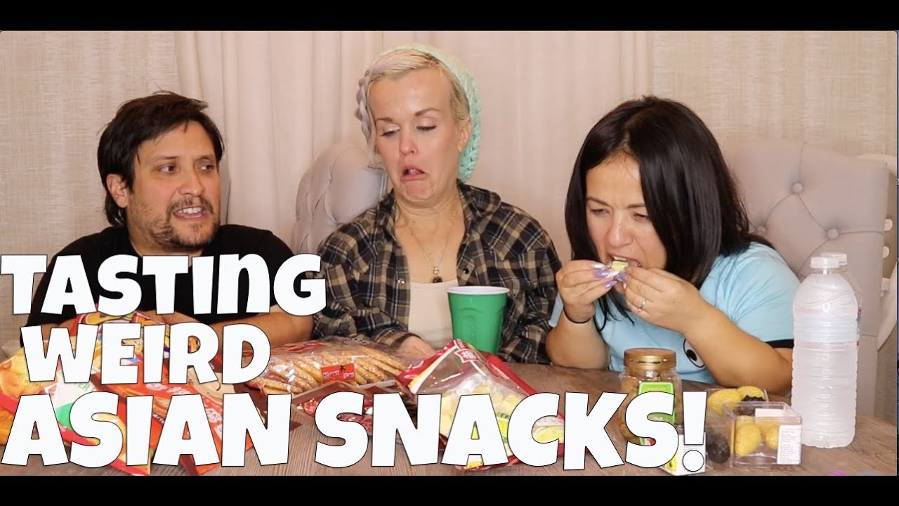 TASTING WEIRD ASIAN SNACKS! VLOG 109