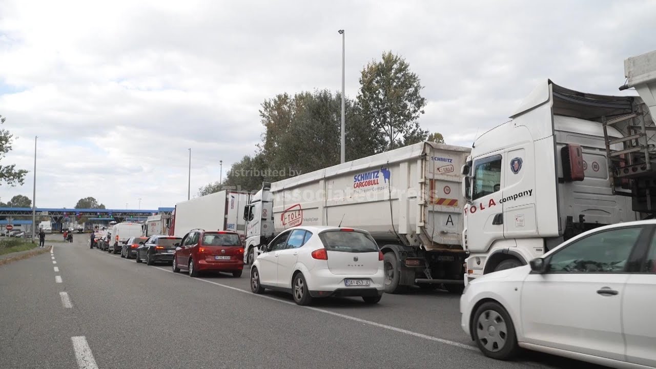 Queues at Croatia-Bosnia border crossing as new EU digital scans come into force