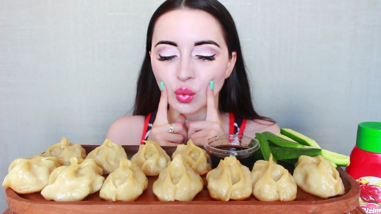 ВСЕ БЛОГЕРЫ ЗАПЕЛИ /MUKBANG asmr / МАНТЫ С СОЕВЫМ СОУСОМ Ayka Emilly