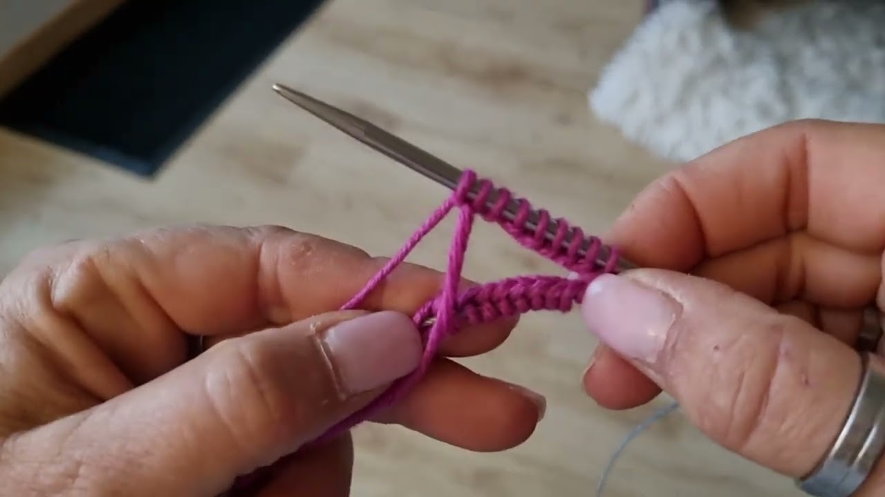 Anschlag für zwei Socken auf einer Rundstricknadel