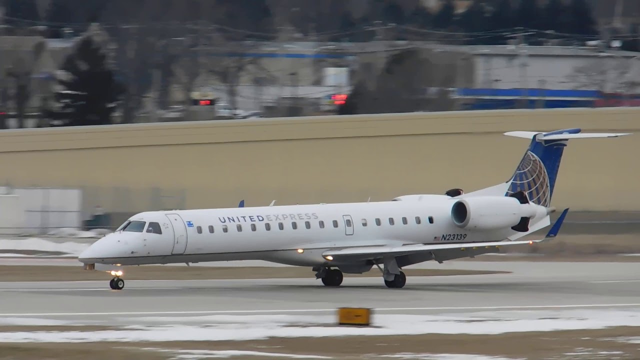 Erj145x landing 7R at MKE/KMKE
