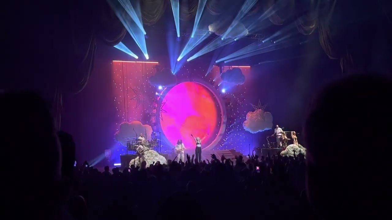Carly Rae Jepsen: Party For One - Live at Radio City Music Hall - New York, NY - 9/28