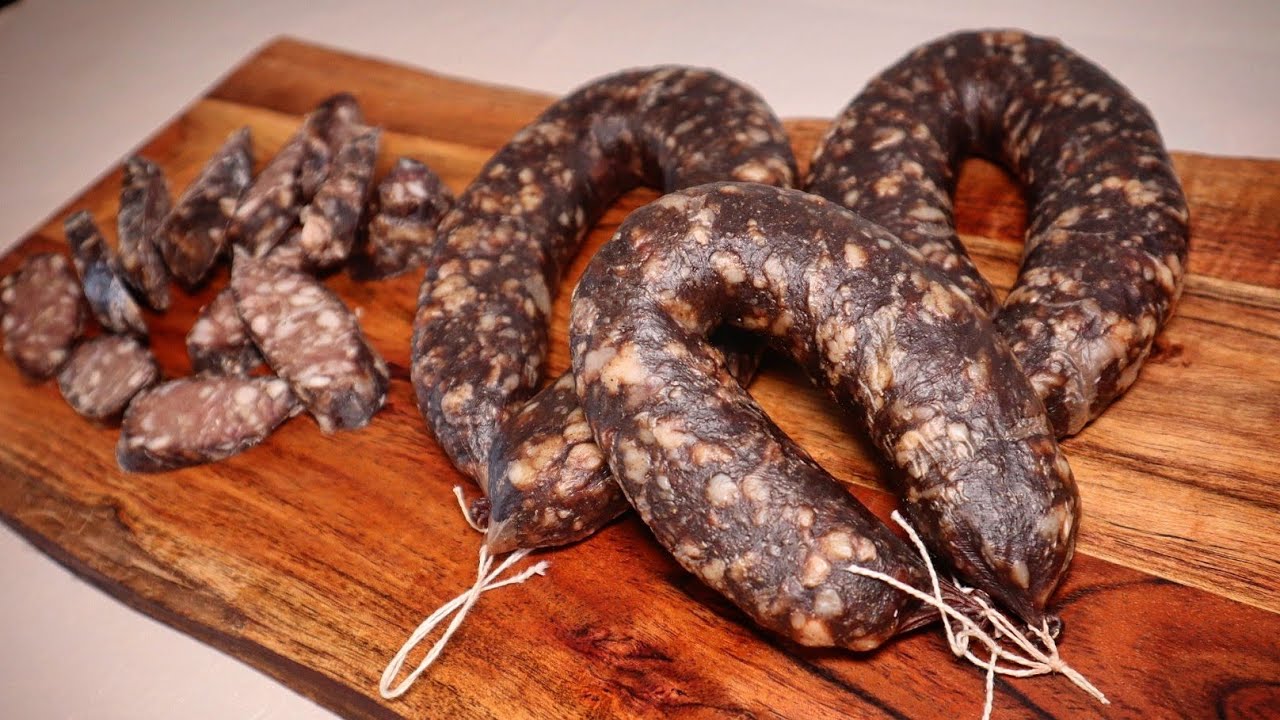 اضبط طريقه لعمل باسطرمه عراقي على اصولها مع طريقه عمل بهارات الباسطرمه في البيت من مطبخ ماريانا