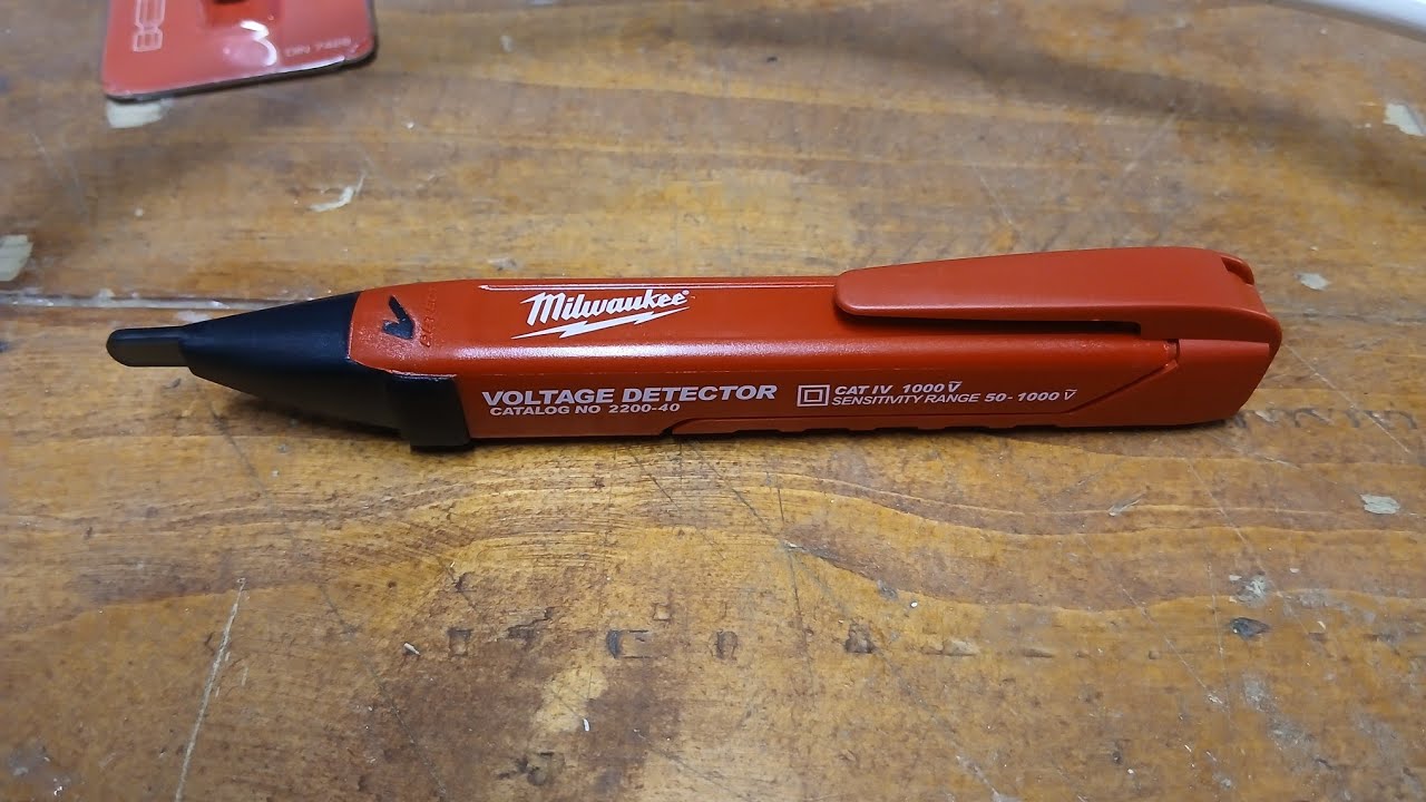Primeras pruebas del detector de tensión (voltaje) de Milwaukee