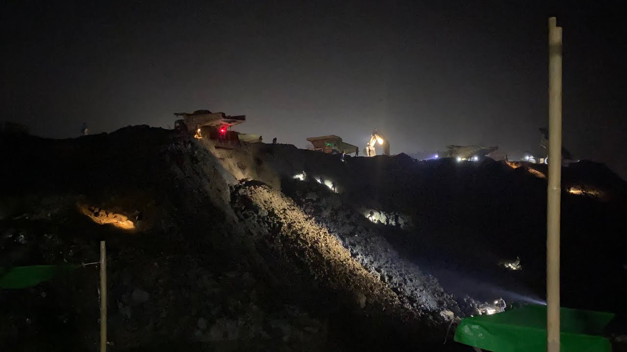 赌石之家：缅甸翡翠矿区,捡石头现场