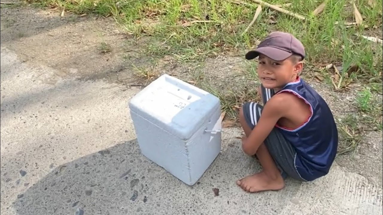 NAPUTOL ANG TSINELAS NG BATA 😭💔 NILAGYAN NALANG NIYA NG PAKO KASI WALA DAW SILANG PERA PANG BILI😭💔